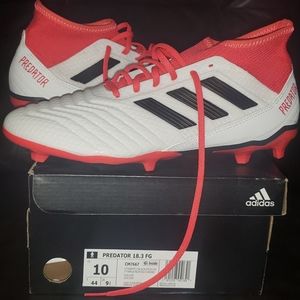 Soccer cleats